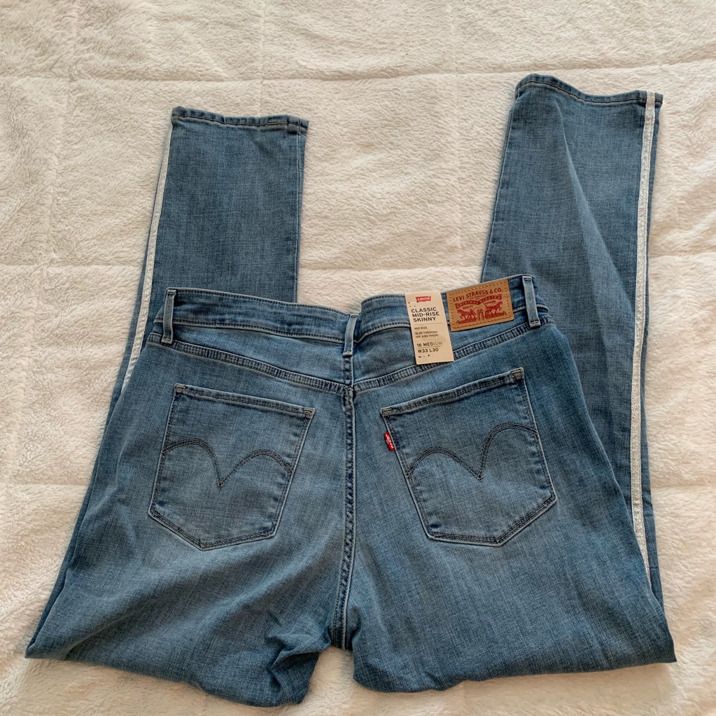 Women’s Levi’s Skinny Jeans